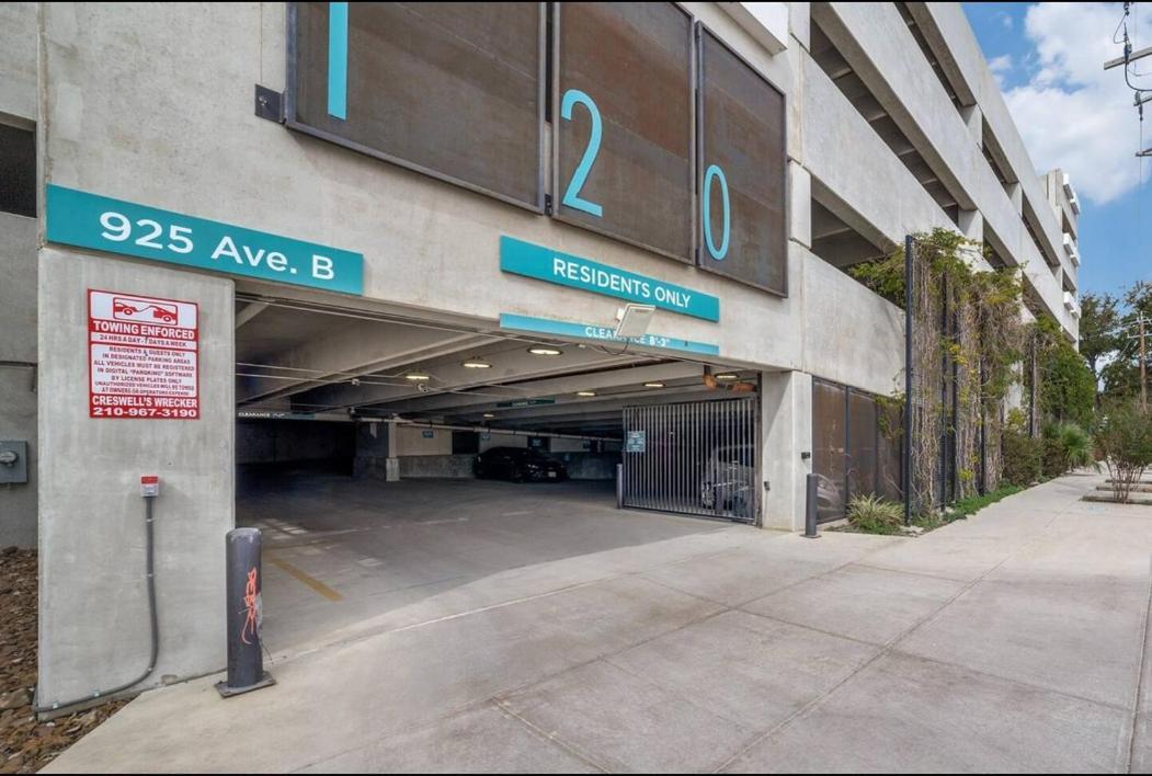Riverwalk Penthouse Oasis W/Free Parking Gym Pool سان أنطونيو المظهر الخارجي الصورة